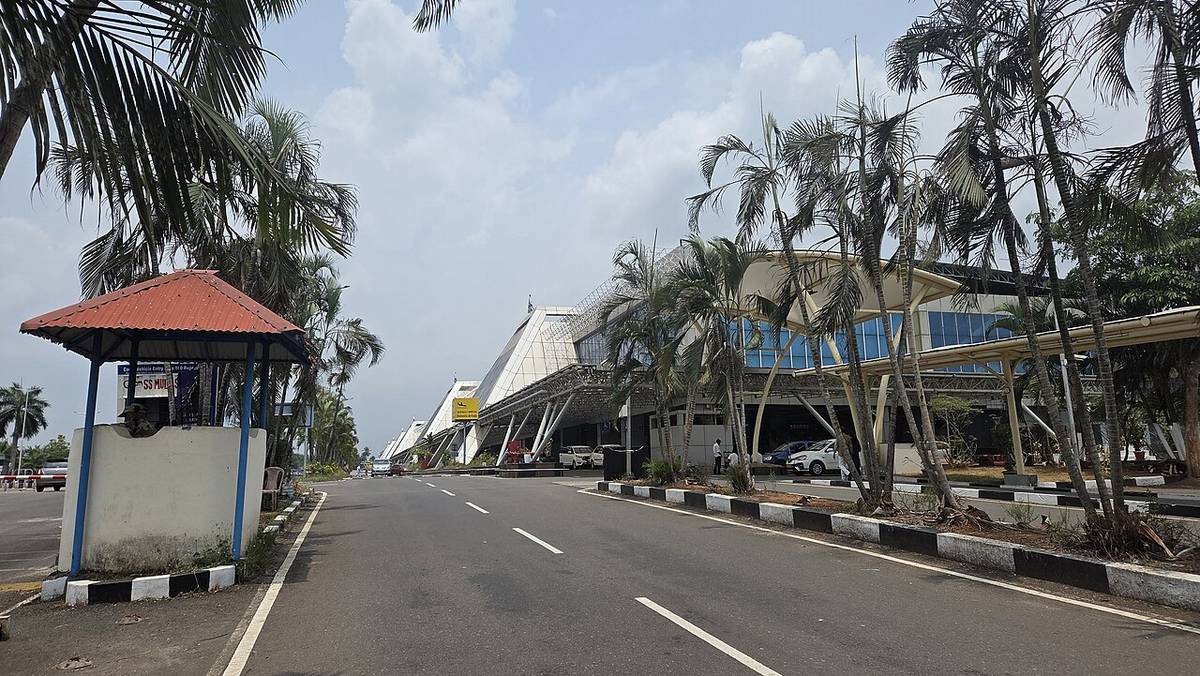 Terminal building and forecourt at Calicut International Airport, Karipur